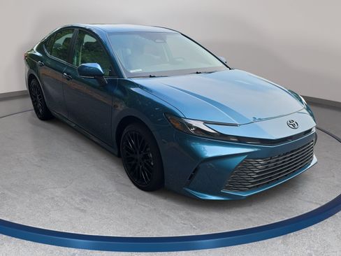 Used 2026 Toyota Camry LE FWD image 3