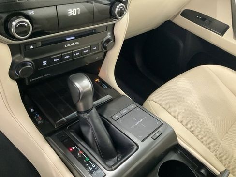 Used 2023 Lexus GX 460 Premium w/ Premium Package image 13