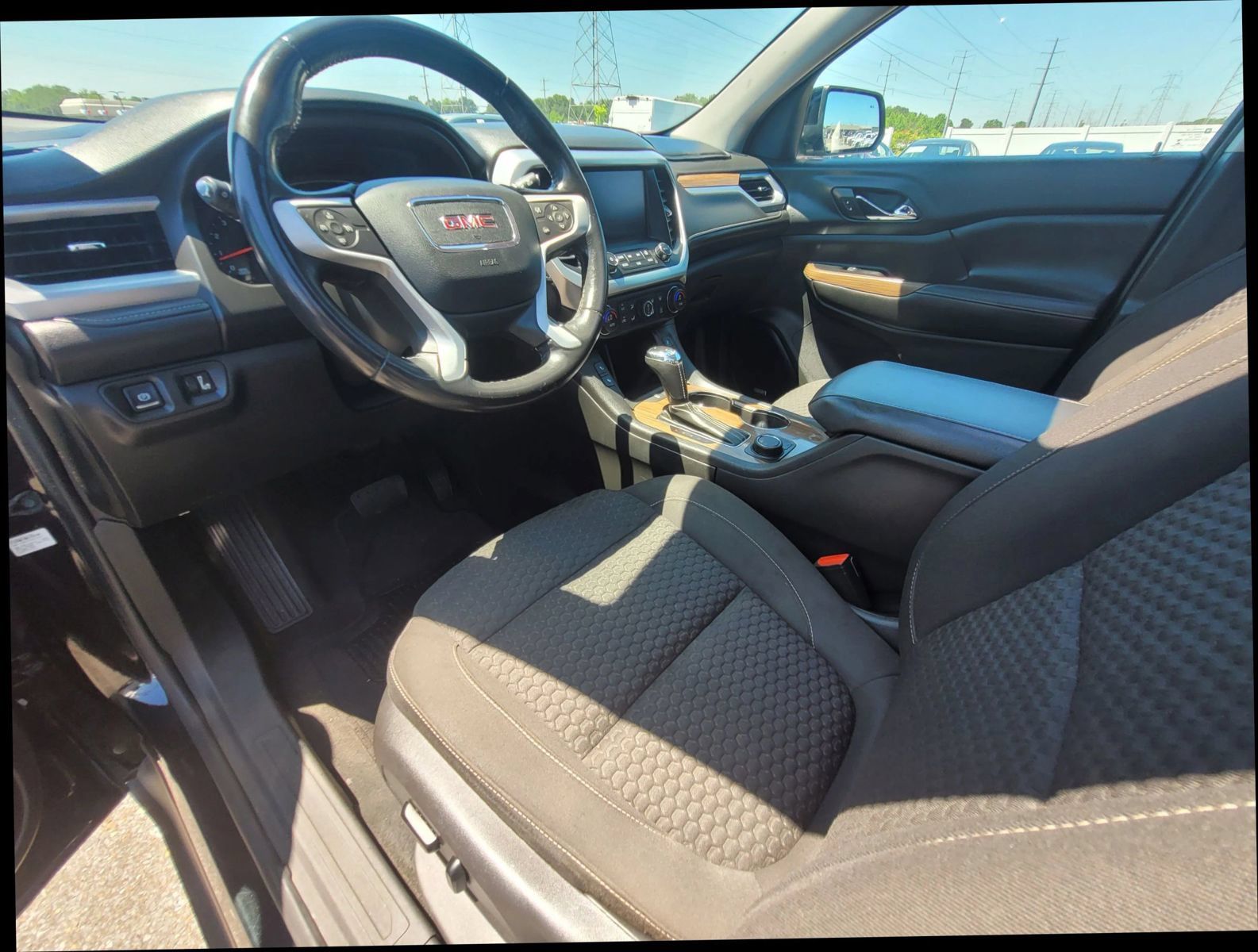 Used 2017 GMC Acadia SLE w/ Driver Alert Package I FWD image 24