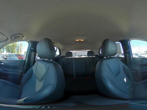 Used 2025 Buick Encore GX Preferred image 40