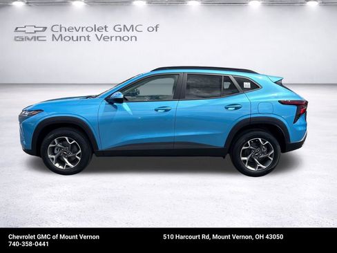 New 2026 Chevrolet Trax LT FWD image 2