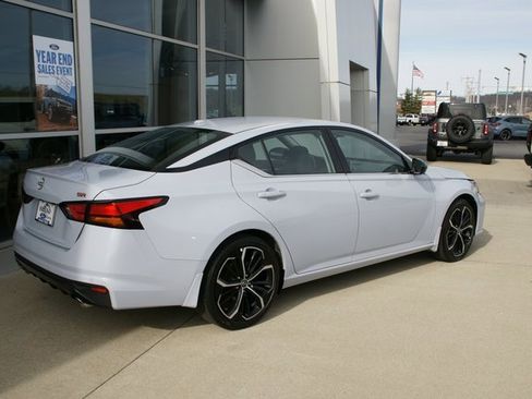 Used 2024 Nissan Altima 2.5 SR image 3