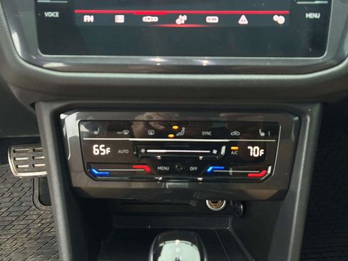 Used 2024 Volkswagen Tiguan SE R-Line w/ MDO Package, Three-Row FWD image 16