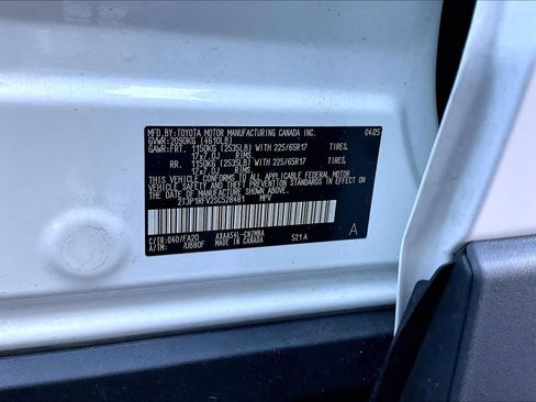 Certified 2025 Toyota RAV4 XLE AWD/4WD image 34