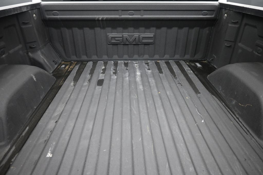 Used 2023 GMC Sierra 1500 SLT AWD/4WD image 11