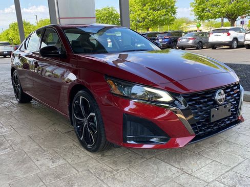 Certified 2023 Nissan Altima 2.5 SR FWD image 3