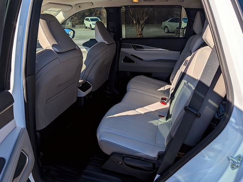 New 2026 INFINITI QX60 Luxe image 11