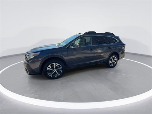 Certified 2022 Subaru Outback Limited image 5