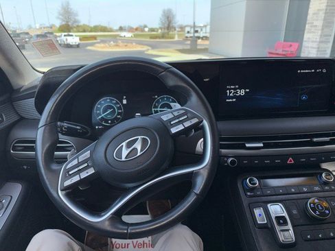 Used 2024 Hyundai Palisade Limited image 16