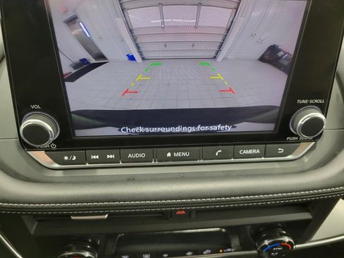 Used 2025 Nissan Rogue SV image 21