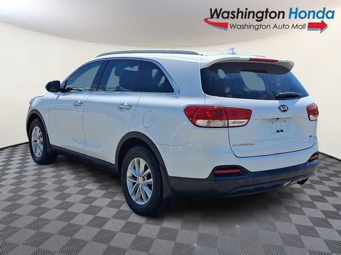 Used 2016 Kia Sorento FWD image 4