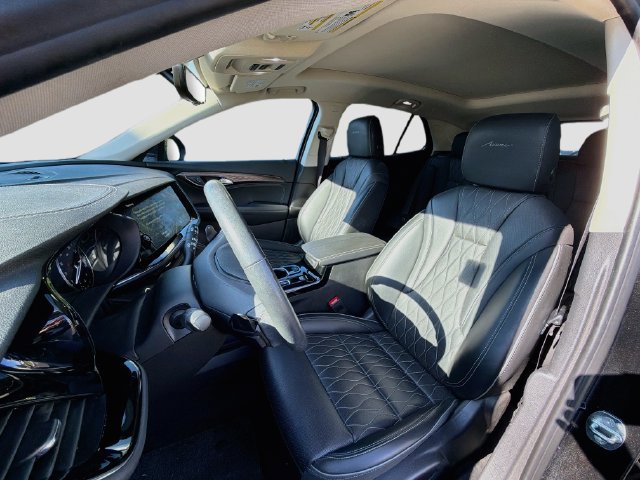 Used 2022 Buick Envision Avenir w/ Technology Package II AWD/4WD image 10