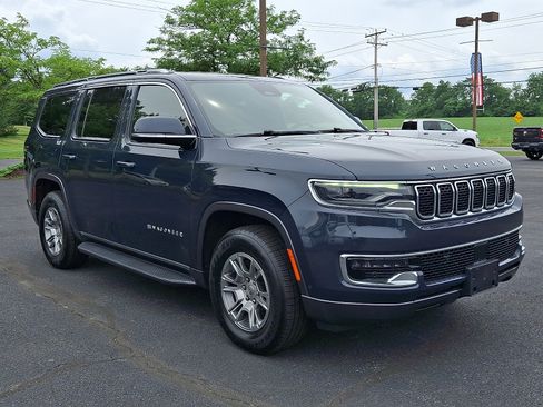 Certified 2022 Jeep Wagoneer Series I AWD/4WD image 3