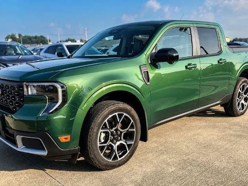Certified 2025 Ford Maverick Lariat w/ 4K Tow Package AWD/4WD image 1