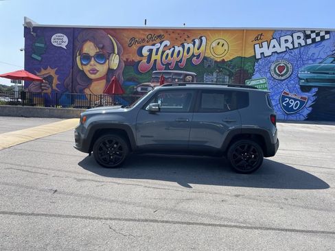 Used 2017 Jeep Renegade Altitude AWD/4WD image 2