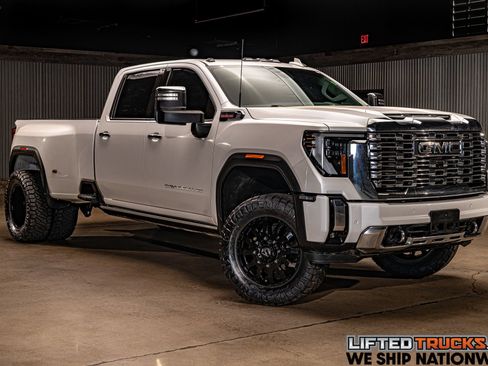 Used 2024 GMC Sierra 3500 Denali w/ Denali Reserve Package AWD/4WD image 1