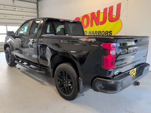 Used 2024 Chevrolet Silverado 1500 Custom AWD/4WD image 2