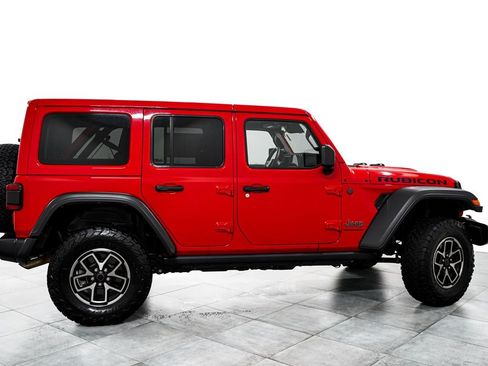 Used 2025 Jeep Wrangler Unlimited Rubicon AWD/4WD image 7