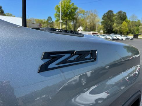 Used 2025 Chevrolet Silverado 2500 Custom w/ Custom Value Package image 15