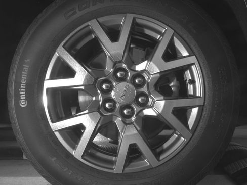 Used 2023 GMC Acadia SLT w/ LPO, Floor Liner Package FWD image 12