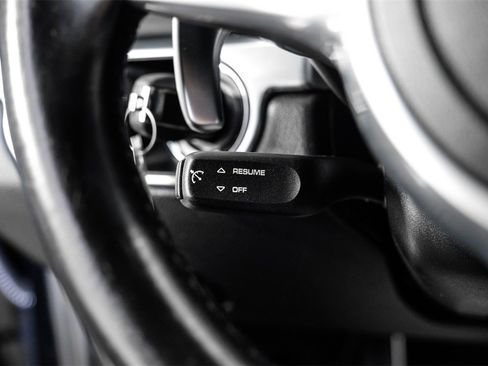 Used 2015 Porsche Cayman image 25