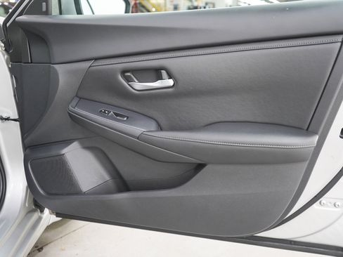 Used 2023 Nissan Sentra S FWD image 9
