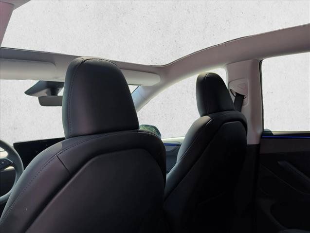 Used 2026 Tesla Model Y 2WD image 17
