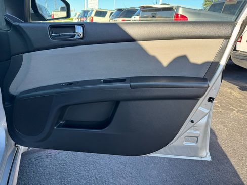 Used 2012 Nissan Sentra 2.0 SR w/ Special Edition Pkg image 19