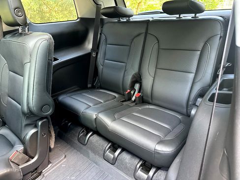 Used 2019 GMC Acadia SLT w/ Black Edition image 24