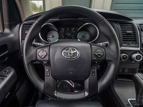 Used 2018 Toyota Sequoia TRD Sport AWD/4WD image 14
