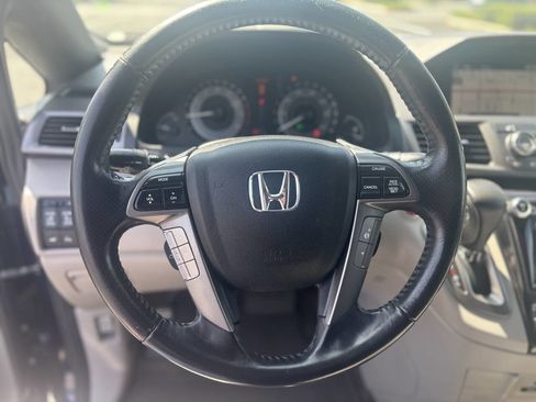 Used 2014 Honda Odyssey Touring Elite image 12