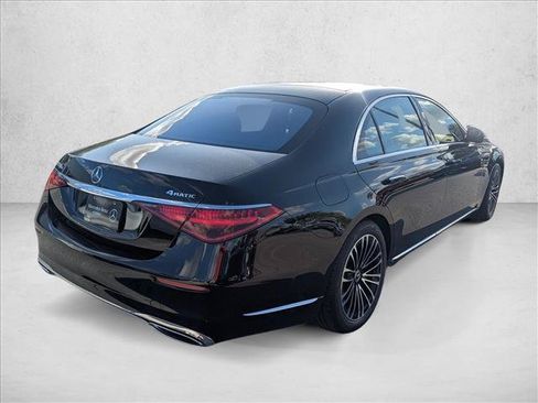 Used 2025 Mercedes-Benz S 580e 4MATIC Sedan image 2