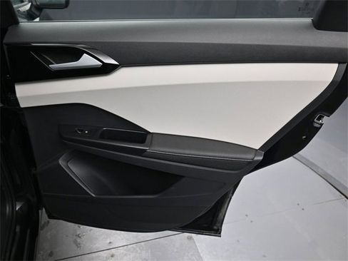 Certified 2025 Volkswagen Taos S image 31