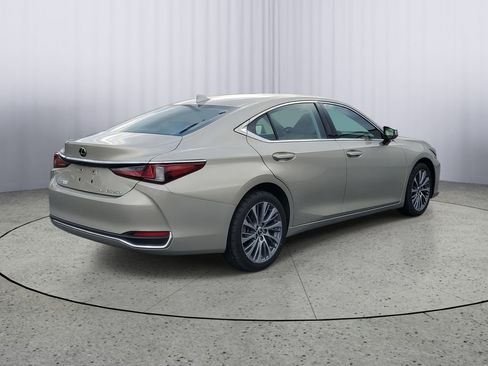 Used 2021 Lexus ES 250 w/ Premium Package image 3