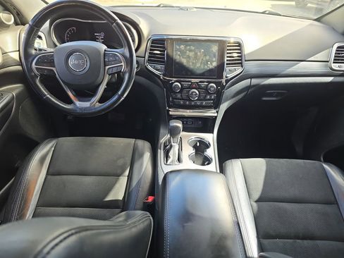 Used 2019 Jeep Grand Cherokee Altitude image 15