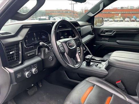 Used 2024 GMC Sierra 1500 AT4 w/ Technology Package AWD/4WD image 11