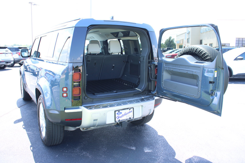 Used 2025 Land Rover Defender 110 S AWD/4WD image 11