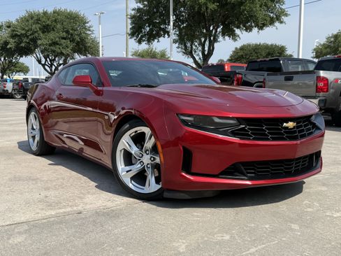 Used 2022 Chevrolet Camaro LT RWD image 2