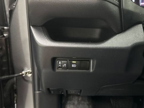 Used 2023 Toyota RAV4 LE AWD/4WD image 22