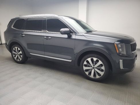 Used 2022 Kia Telluride EX w/ EX Premium Package FWD image 11