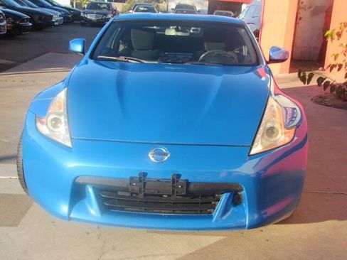 Used 2009 Nissan 370Z Coupe RWD image 2