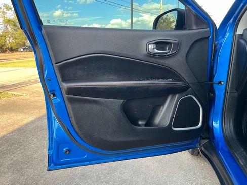 Used 2020 Jeep Compass Sport image 11