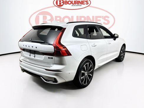 Used 2024 Volvo XC60 B5 Plus w/ Protection Package Premier AWD/4WD image 12