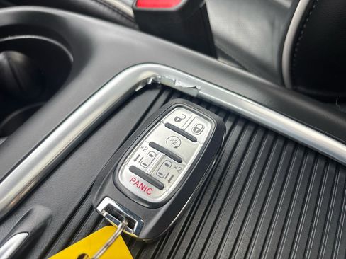 Used 2018 Chrysler Pacifica Limited w/ Advanced Safetytec Group image 28