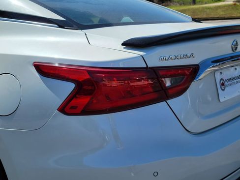 Used 2016 Nissan Maxima SR image 12
