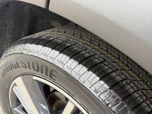 Used 2023 Nissan Rogue SL image 44