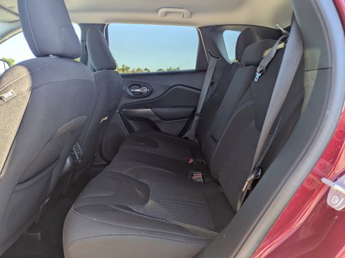 Used 2020 Jeep Cherokee Latitude image 15