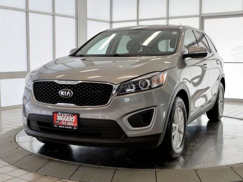 Used 2018 Kia Sorento L image 4