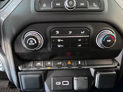 Certified 2022 Chevrolet Silverado 1500 Custom image 18