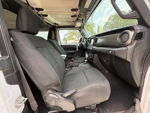 Used 2020 Jeep Wrangler Sport AWD/4WD image 12